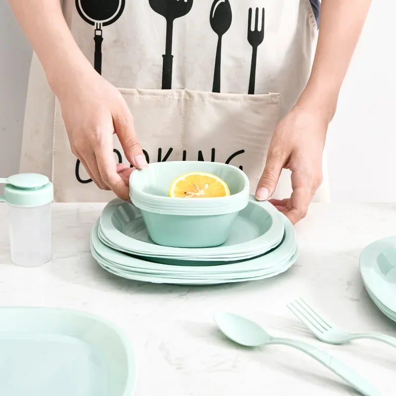 Set di stoviglie in plastica p - Camping Cooking Dining Set recensione e prezzo